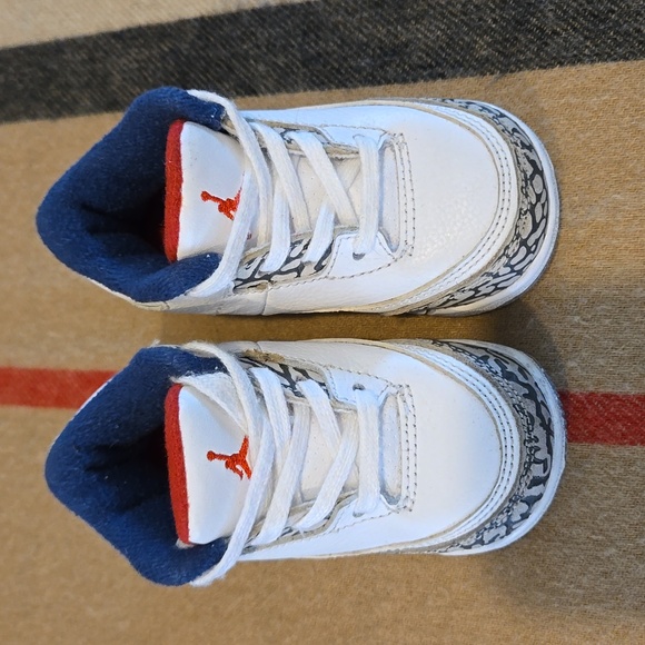 Jordan 3 Retro ‘True Blue’ 2016 (GS) Size 4C - Picture 8 of 8